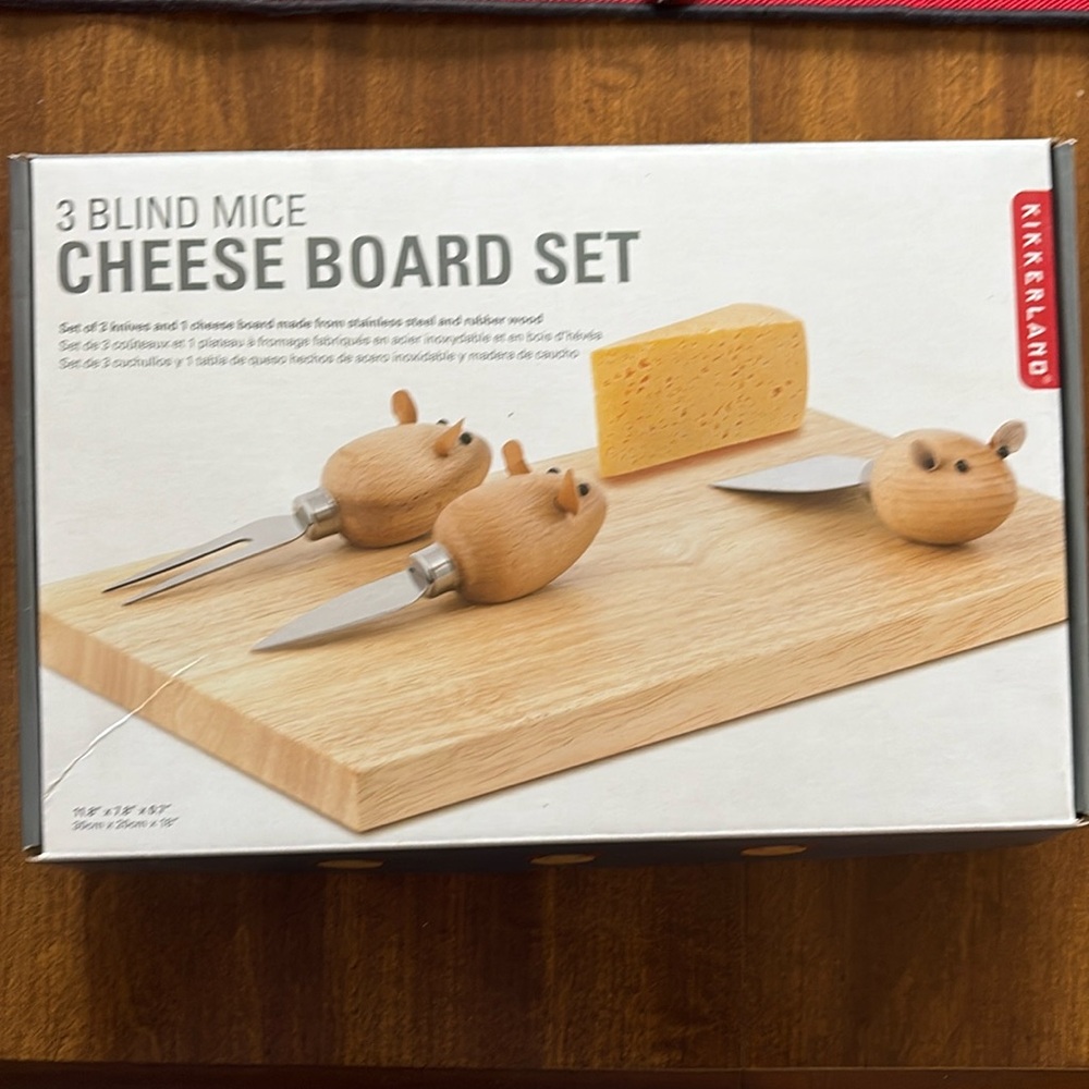 New In Box Kikkerland 3 Blind Mice Cheese Knives